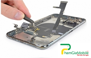 Sửa Chữa iPhone 11 Pro Max Sạc Chập Chờn, Không Vào Pin